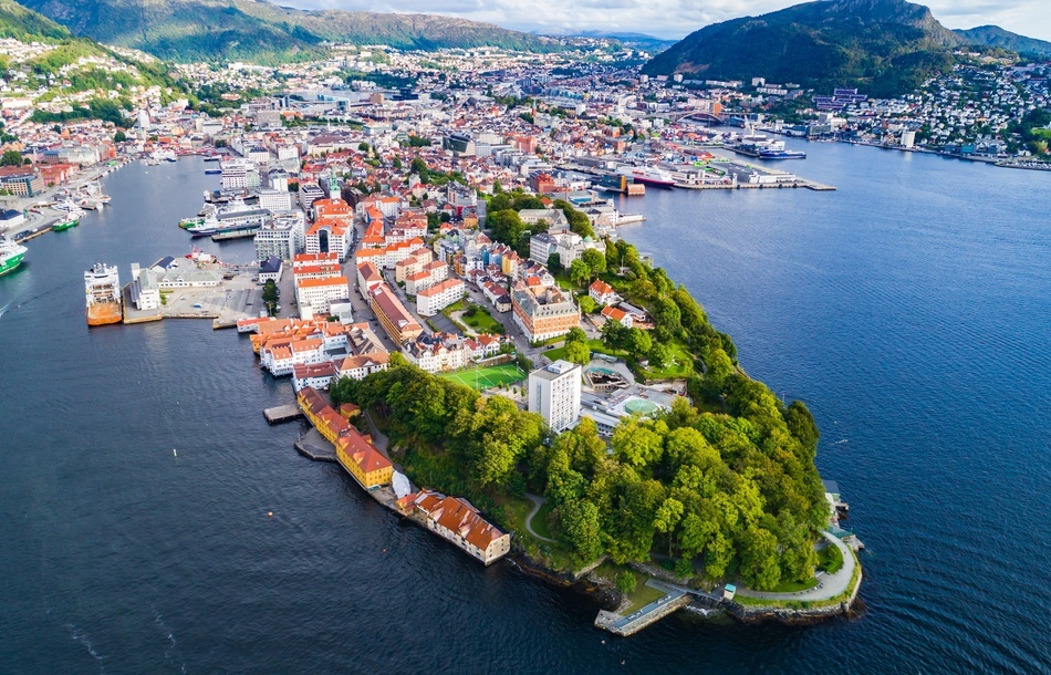 Oversiktsfoto av Bergen og Nordnes tatt fra luften